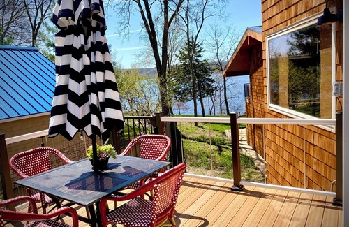 Pepin Apartment | Pepin Guest Haus - walk to the winery!
