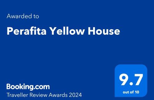 Perafita House | Perafita Yellow House - EcoHost