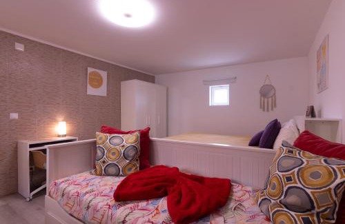 Perafita House | Perafita Yellow House - EcoHost