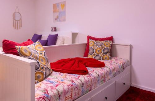 Perafita House | Perafita Yellow House - EcoHost