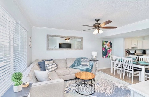 Ono Island Apartment | Perdido Key Private Getaway Near Pensacola Beach!