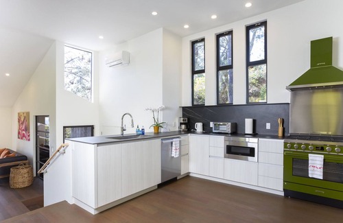 Del Mar Heights House | Peregrine View - Custom Home in Quiet Neighborhood