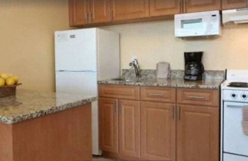Daytona Beach Shores Apartment | Perennial VC Daytona Studio B