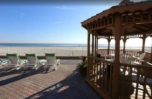Daytona Beach Shores Apartment | Perennial VC Daytona Studio B
