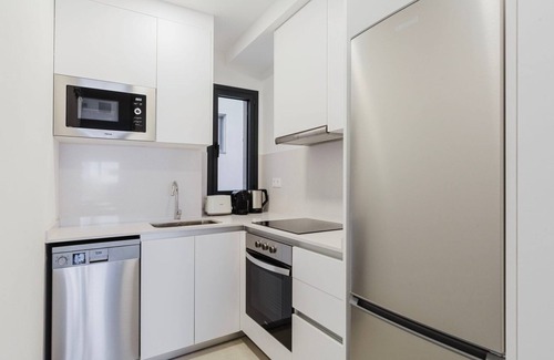 La Nova Esquerra de l'Eixample Apartment | Perfect Antiga Esq de l'Eixample XBR w/Elevator & Washer, by Blueground