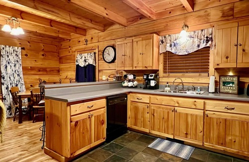 Gatlinburg - Pigeon Forge House | Perfect Balance of Peacefulness and Convenience