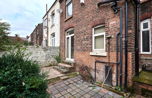 Liverpool House | Perfect Bargain Location for Exploring Liverpool & Chester, 4 Bed House, Sleep 9