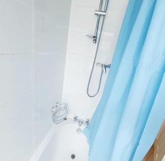 Trafford Apartment | Perfect Base for Manchester Trips - 3 bed house