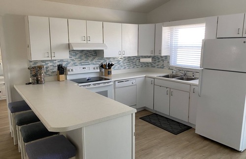 Surf City House | Perfect Beach Rental with private heated pool and close beach access. 🤩