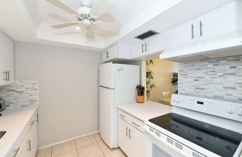 Siesta Key Condo | Perfect Beach Retreat 1 Bed 1 Bath Siesta Key Beach Across from the Beach