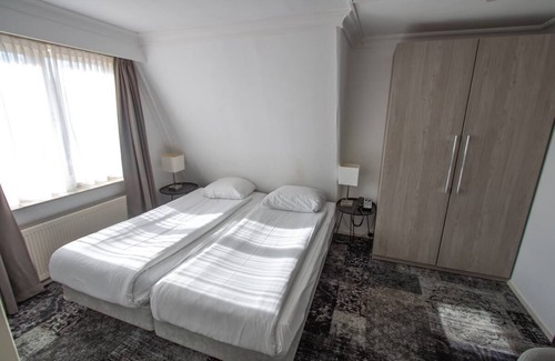 Bergen Hotel | Perfect Bergen Hideaway| Easy Access to Beaches, Dunes & Coastal Walks