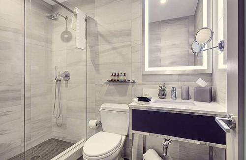 Financial District Hotel | Perfect City Retreat: Petite Queen Room with Contemporary Style