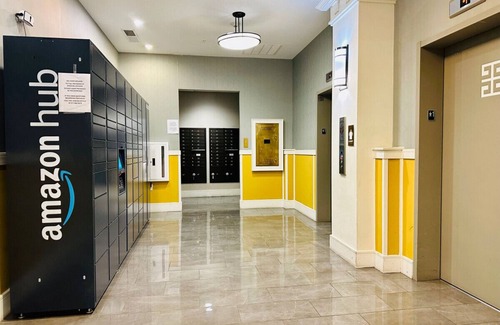 Mile Square Apartment | Perfect Downtown Location For Events And Sports