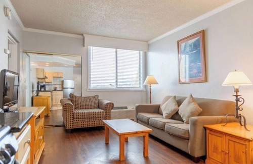 Steamboat Springs Hotel | Perfect Escape! Serene Unit, Near Bashor Ski Lift, Kitchen