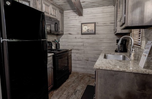 Indian Point Cabin | Perfect escape! 2 br cabin includes boat slip