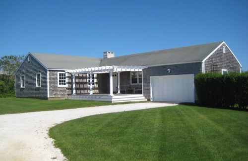 Tom Nevers House | Perfect family beach house