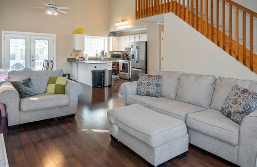 St. James House | Perfect family get away on the Intercoastal Waterway! Steps from the ocean views