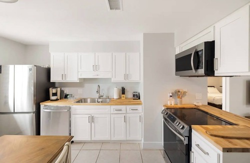 Treasure Cove House | Perfect for 2 Families - Whole Duplex For Rent - 4 Bedroom 2 Bathroom 2 Kitchens