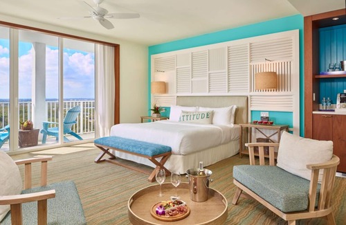 Hollywood Hotel | Perfect for a Beach Getaway - 2 Spacious Rooms w/Ocean Views and Outdoor Pool