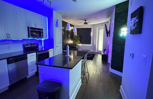 Lake Dot Apartment | Perfect for Business or Play! Escape to our cozy 1-bedroom, 1-bathroom apartment