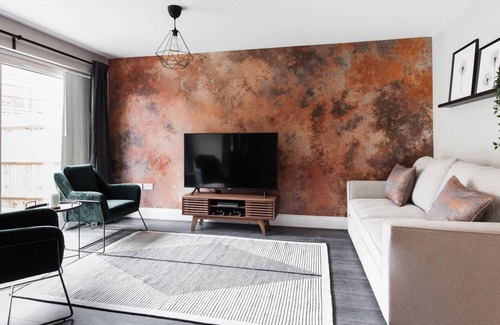 Smethwick House | PERFECT FOR CONTRACTORS! - NEXT TO BIRMINGHAM CITY CENTRE - EXQUISITELY BUILT 3-
