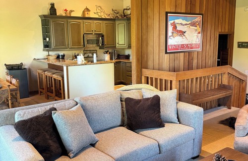 Mammoth Lakes House | Perfect for two families. 4 bedrooms. Views of Canyon Lodge