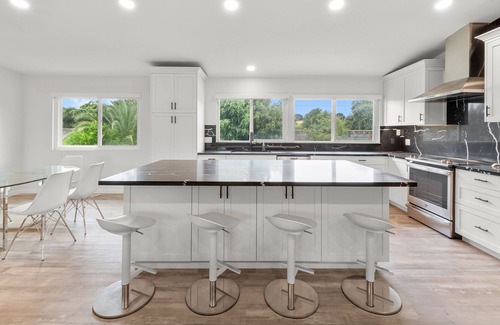 Napa House | Perfect getaway home in Oak Knoll District of Napa proper.