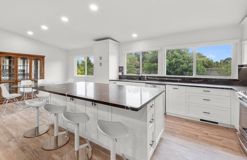 Napa House | Perfect getaway home in Oak Knoll District of Napa proper.
