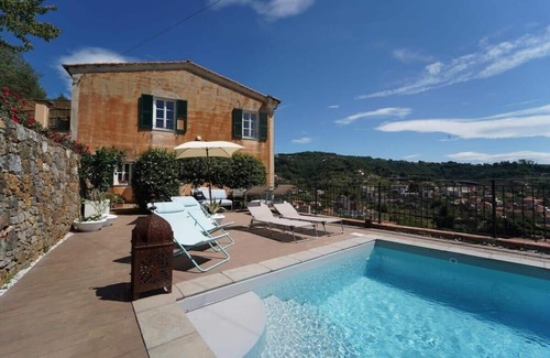 Sarzana Villa | Perfect getaway villa with excellent amenities