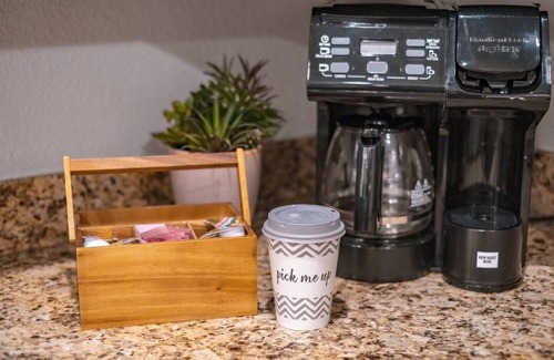 Mesa House | Perfect Getaways Combo Unit-Pet Friendly, Fire pit