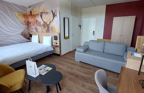 Nieuw-Haamstede Hotel | Perfect Haamstede Getaway | Group Haven near Burgh-Haamstede & Nature activities