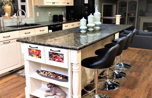 Sandy House | Perfect Home/Perfect Location/Perfect Get Away YEAR ROUND!