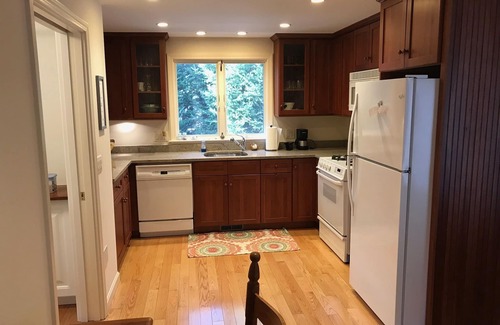 Chatham House | Perfect House to Enjoy Family & Friends!