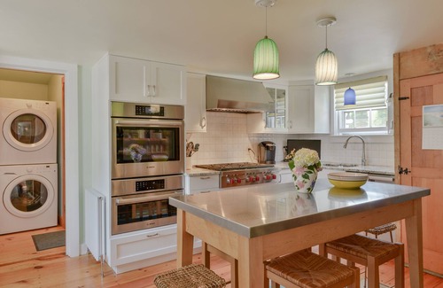 Nantucket Town House | Perfect in Town House - Top of Main St
