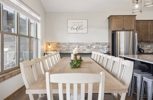 Indian Point House | Perfect Lake Views, Hot Tub, Free Daily Activities, Games, Large Deck, Near Silver Dollar City!