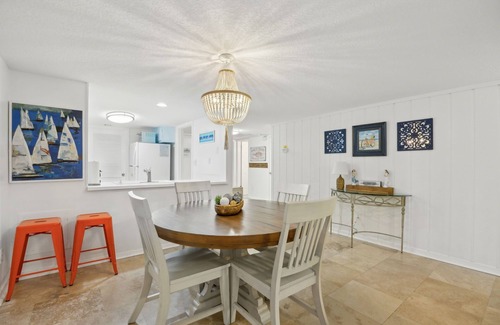 Fernandina Beach Condo | PERFECT LOCATION! Updated Amelia Island Condo Only 4 Min Walk to Beach!