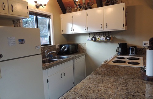 Mammoth Lakes Condo | PERFECT LOCATION, WALK TO VILLAGE! 2BDRM + LOFT, 2 BA