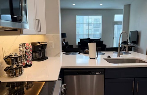 Deep Ellum Apartment | Perfect Location/Walk 2 Baylor/Minutes away from Downtown/FreeParking/Gym/Pool
