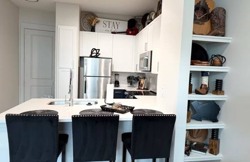 Deep Ellum Apartment | Perfect Location/Walk 2 Baylor/Minutes away from Downtown/FreeParking/Gym/Pool