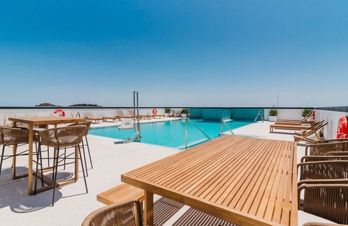 Palma-Palmilla Apartment | Perfect Martiricos - La Roca 2BR w/Washer & A/C, nr Shops, by Blueground