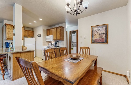 McCall Condo | Perfect McCall getaway w/private balcony, wood-burning fireplace, & free WiFi
