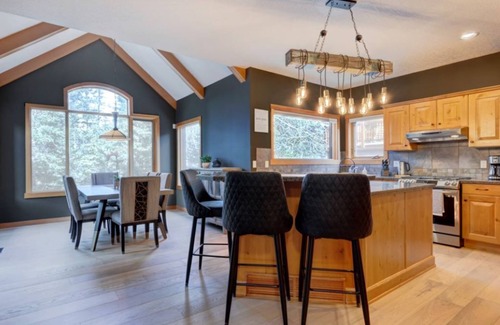Three Sisters Mountain Village House | Perfect mountain cosy home in Canmore