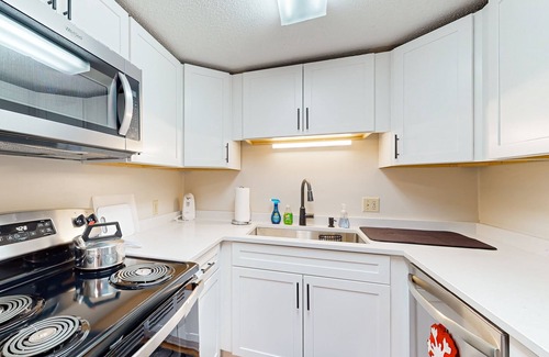 Sugar Mountain Condo | Perfect Mountain Retreat with Wifi, Full Kitchen and Fireplace