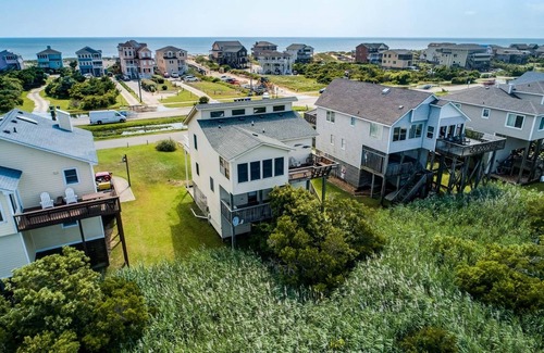 South Nags Head House | Perfect Ocean and Sunset Views/Deck to Sand in 2 Min