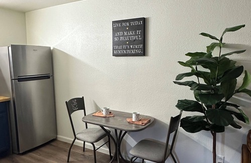 Yuma House | Perfect one bedroom one bath Casita in Central Yuma, has everything you need.