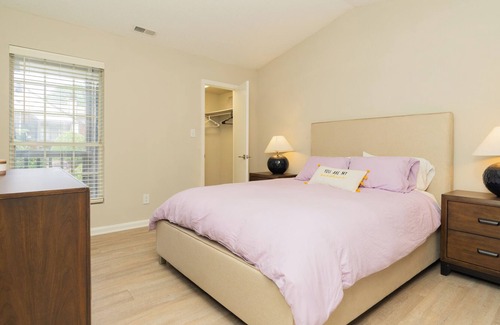 Northwest Raleigh Apartment | Perfect Place for travelers and working professionals to stay at a move-in place
