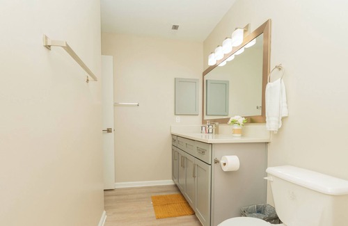 Northwest Raleigh Apartment | Perfect Place for travelers and working professionals to stay at a move-in place