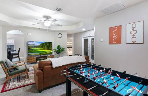 Southside House | Perfect SA Getaway! Near Lackland Sea World Alamo Riverwalk