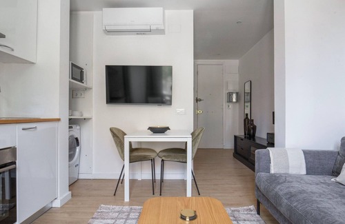 La Sagrada Familia Apartment | Perfect Sagrada Familia 1BR, Stylish Furniture, by Blueground