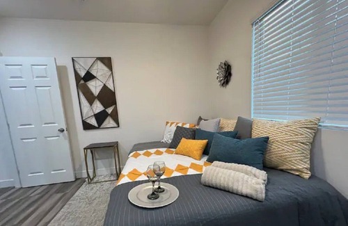 Riverside House | Perfect studio, with tranquility and privacy